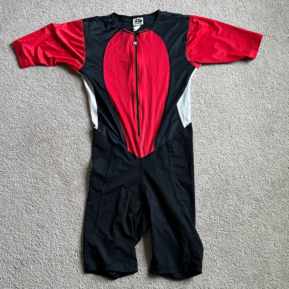 DE SOTO Sport Company Men's Red, White and Black trisuit